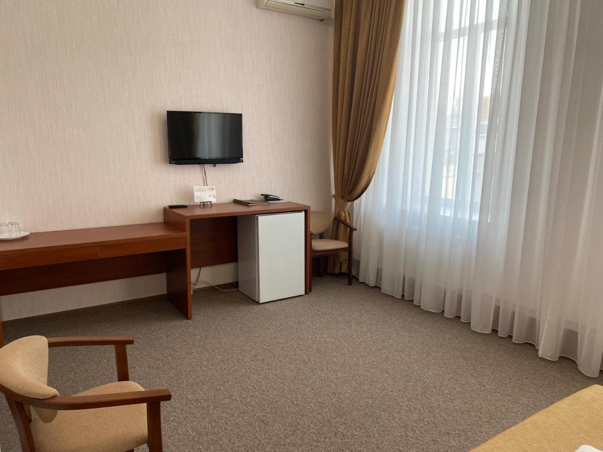 Alexandrovskiy Hotel ムィコラーイウ エクステリア 写真
