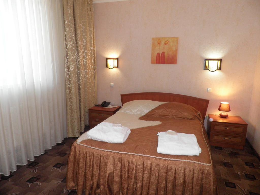 Alexandrovskiy Hotel ムィコラーイウ エクステリア 写真