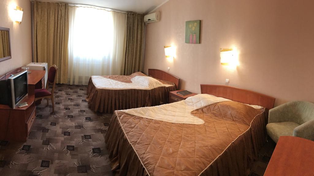 Alexandrovskiy Hotel ムィコラーイウ エクステリア 写真
