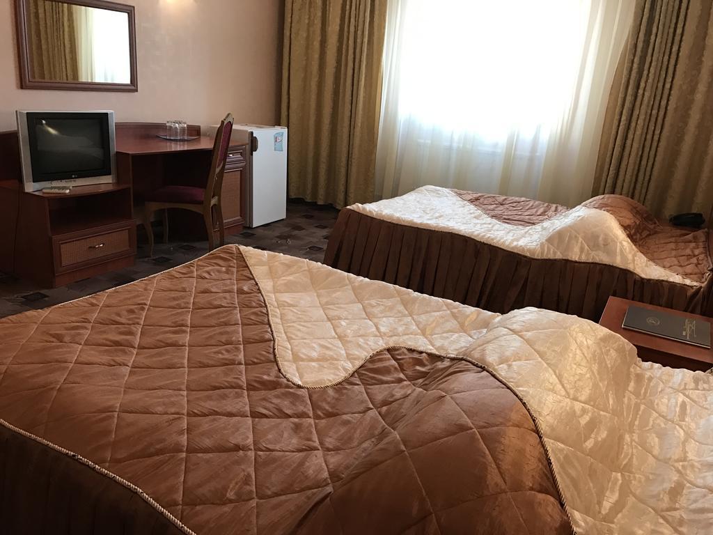 Alexandrovskiy Hotel ムィコラーイウ エクステリア 写真