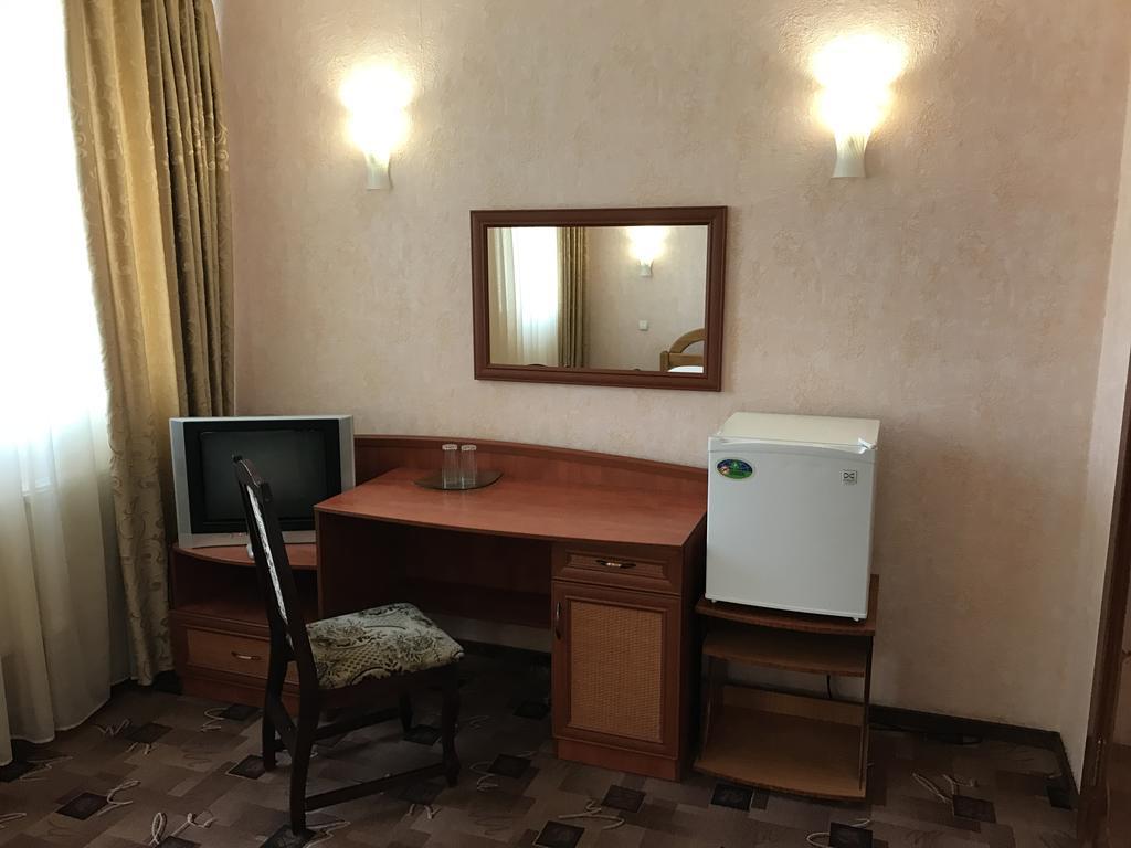 Alexandrovskiy Hotel ムィコラーイウ エクステリア 写真
