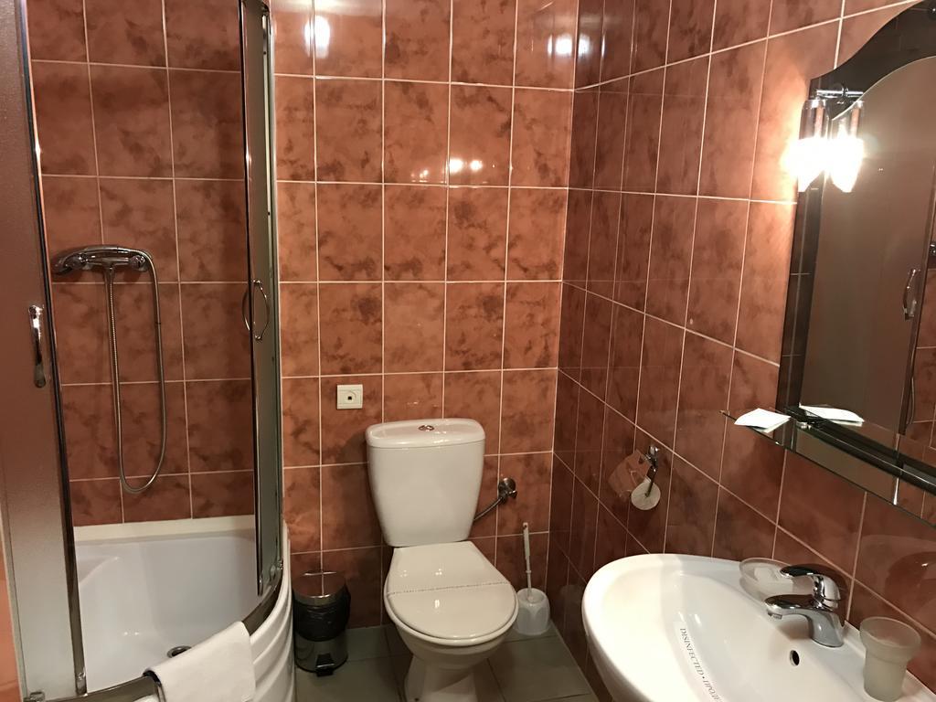 Alexandrovskiy Hotel ムィコラーイウ エクステリア 写真