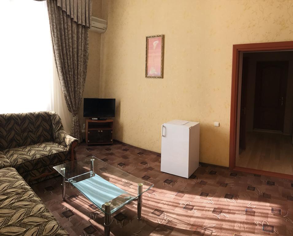 Alexandrovskiy Hotel ムィコラーイウ エクステリア 写真