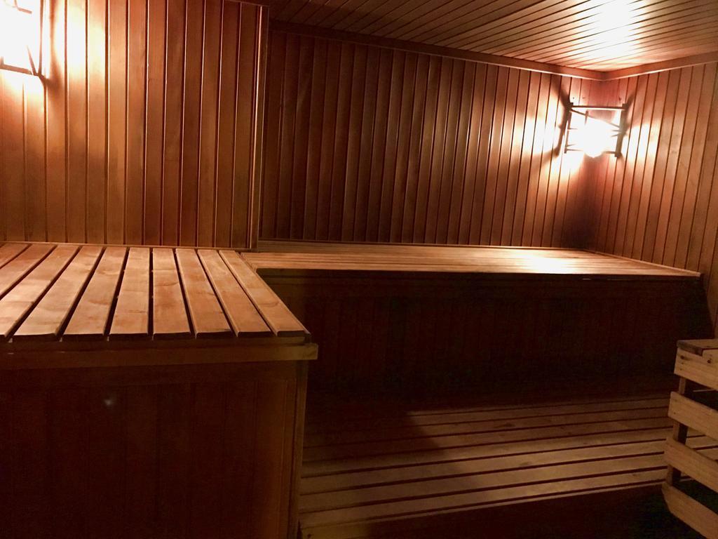 Alexandrovskiy Hotel ムィコラーイウ エクステリア 写真