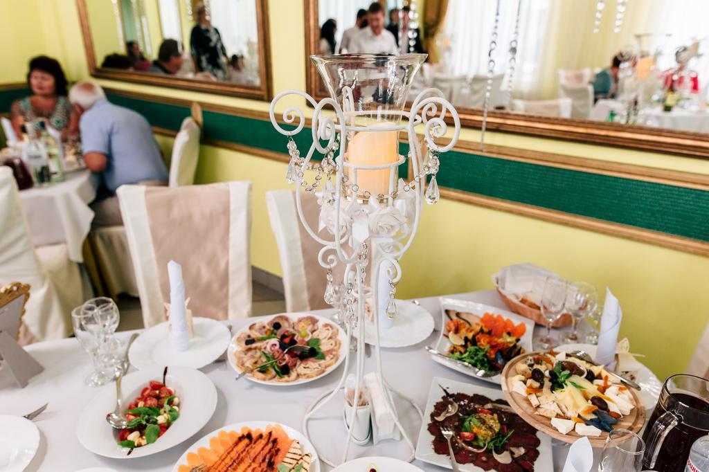 Alexandrovskiy Hotel ムィコラーイウ エクステリア 写真